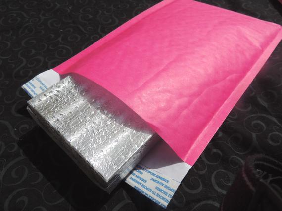 colored bubble mailers wholesale
